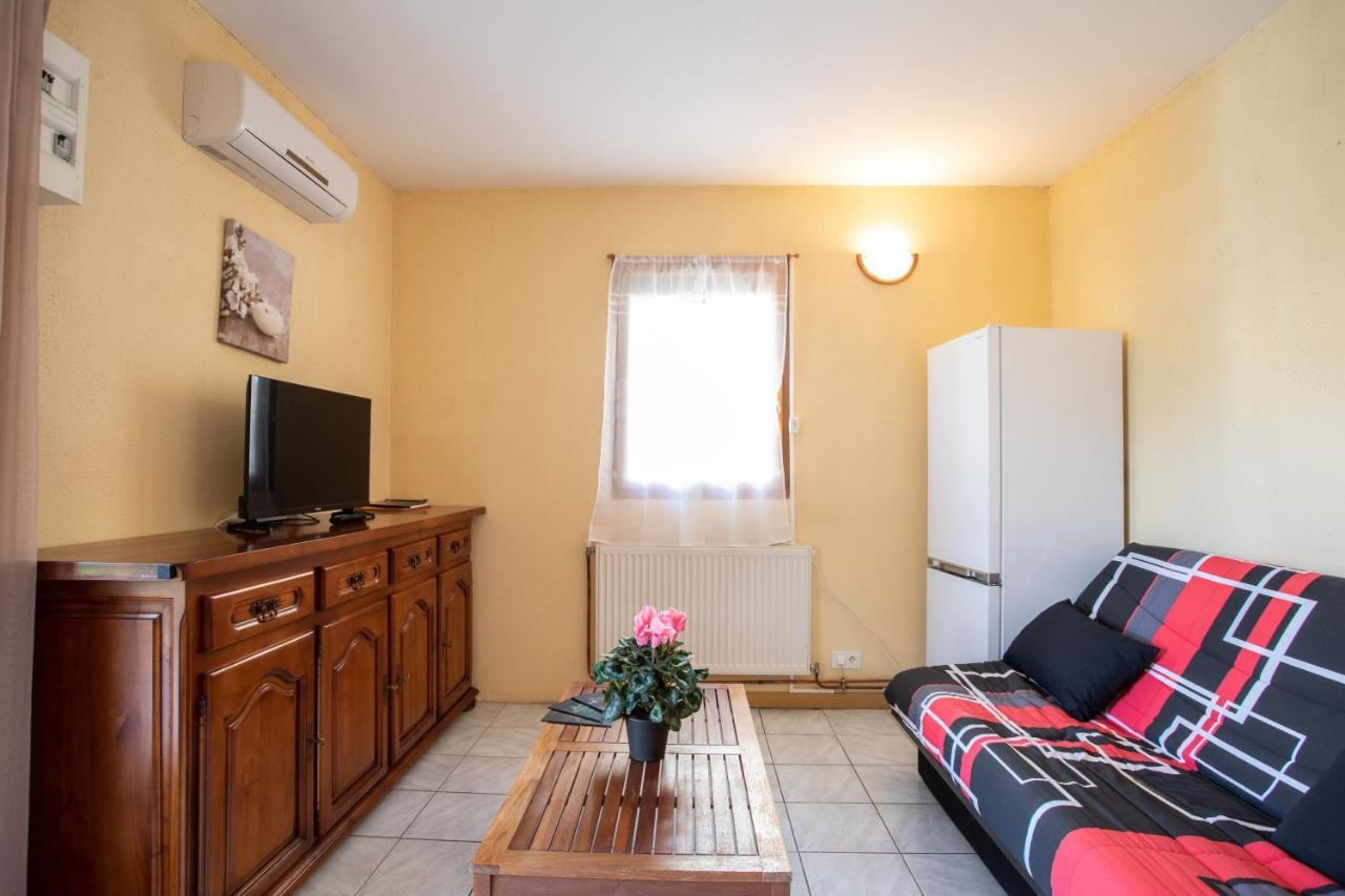 Apartament Le Mont Guillaume - 1 Chambre Terrasse Et Jardin Saint-André-dʼEmbrun Zewnętrze zdjęcie